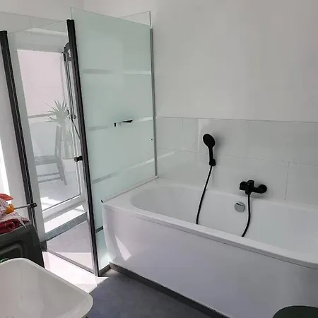 Gemuetliche Dachwohnung Mit Kleiner Oder Grosser Dachterrasse Nebeneinander Wolmirstedt Zewnętrze zdjęcie