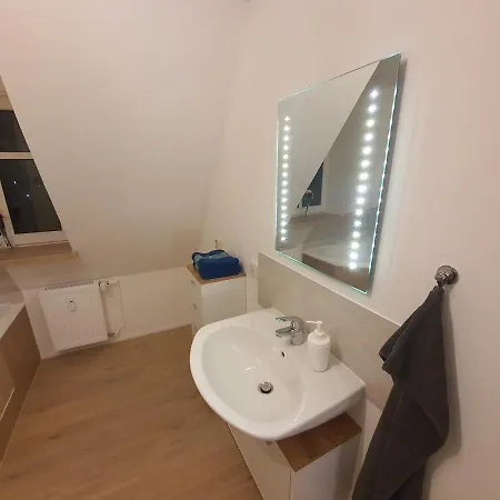 Gemuetliche Dachwohnung Mit Kleiner Oder Grosser Dachterrasse Nebeneinander Wolmirstedt Zewnętrze zdjęcie