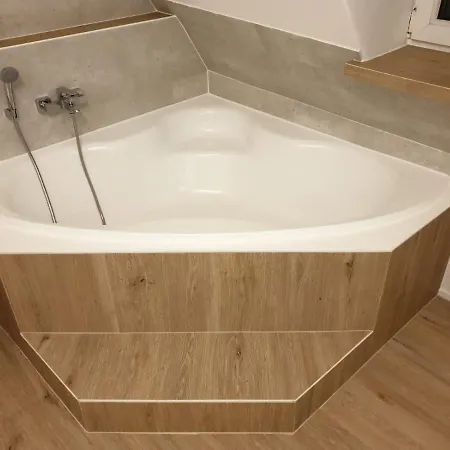 Gemuetliche Dachwohnung Mit Kleiner Oder Grosser Dachterrasse Nebeneinander Wolmirstedt Zewnętrze zdjęcie