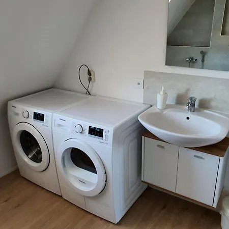 Gemuetliche Dachwohnung Mit Kleiner Oder Grosser Dachterrasse Nebeneinander Wolmirstedt Zewnętrze zdjęcie