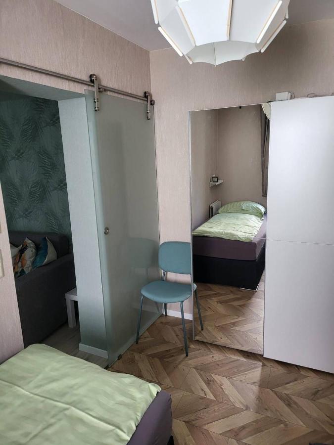 Gemuetliche Dachwohnung Mit Kleiner Oder Grosser Dachterrasse Nebeneinander Apartment